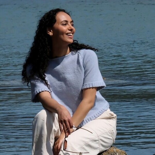 Bluum Strikk Sommertopp Blåklokke til dame garnpakke i Soft Merino Ull