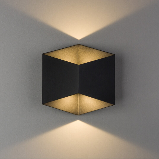 Nowodvorski Triangles vegglampe opp/ned lys utendørs IP54 2x5W 3000K - Svart Nowodvorski Triangles vegglampe opp/ned lys utendørs IP54 2x5W 3000K - Svart