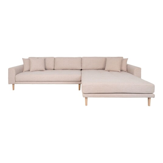 Lido sofa lenesofa høyrevent med 4 puter sandfarget.