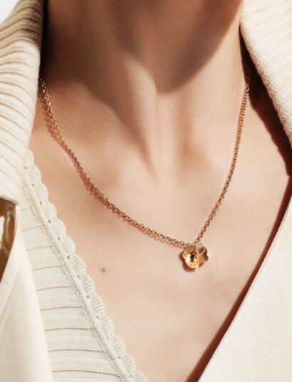 Kalevala Summer Night Rose Pendant   Gold   ONE SIZE