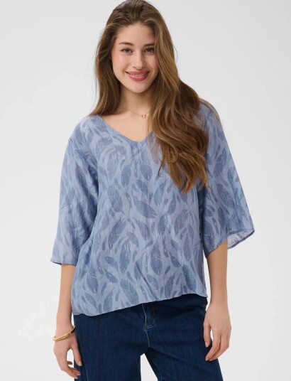 Cream Crloui Tshirt Blouse   Blue   44