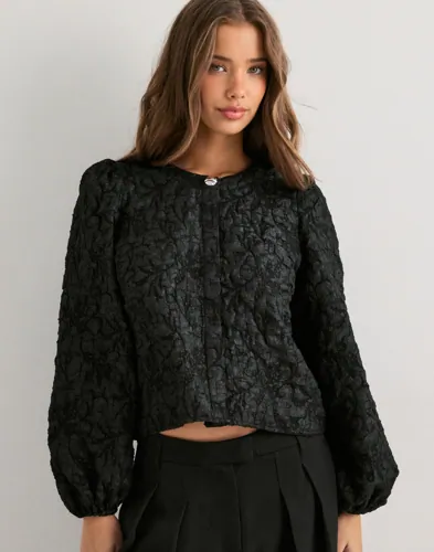 Pieces   Svart   Pcgretchen Ls Top Wvn D2D