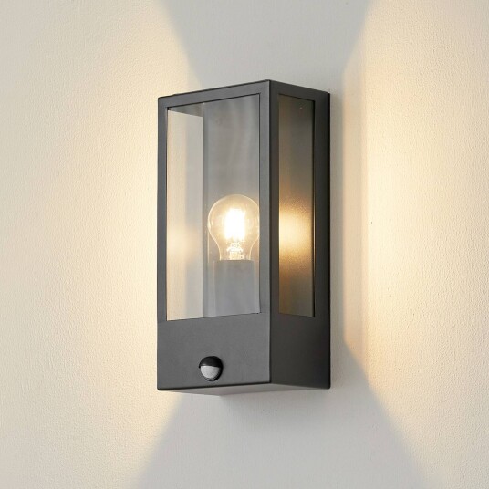 Lindby Ilana utendørs vegglampe med sensor svart Lindby Ilana utendørs vegglampe med sensor svart
