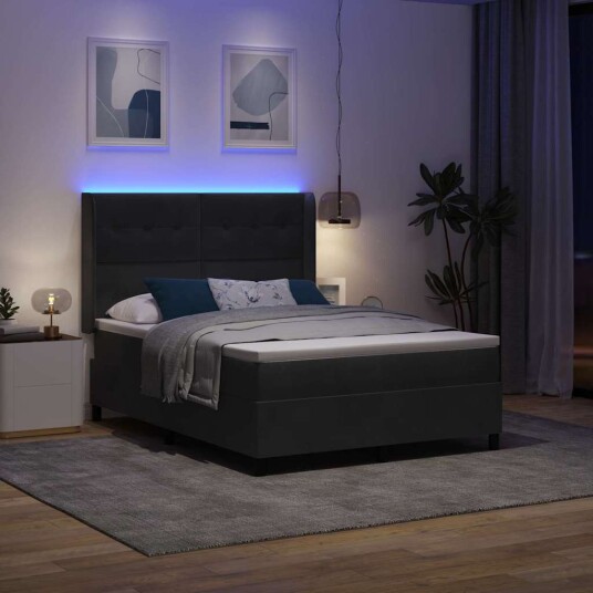 Box Spring Seng med Madrass & LED Svart 140x200 cm Fløyel