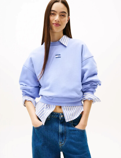 Tommy Jeans Tjw Bxy Badge Crew Ext - Blue - L Tommy Jeans Tjw Bxy Badge Crew Ext - Blue - L