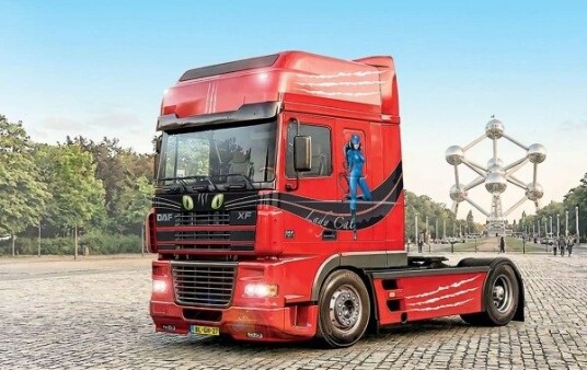 1:24 Daf Xf 95 «Super Space Cab»