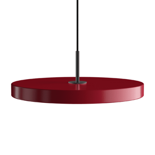 Umage Asteria Plus Medium Taklampe Ruby Red/ Sort Umage Asteria Plus Medium Taklampe Ruby Red/ Sort