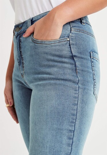 Cellbes Of Sweden Komfortable stretchjeans med rette ben Cellbes Of Sweden Komfortable stretchjeans med rette ben