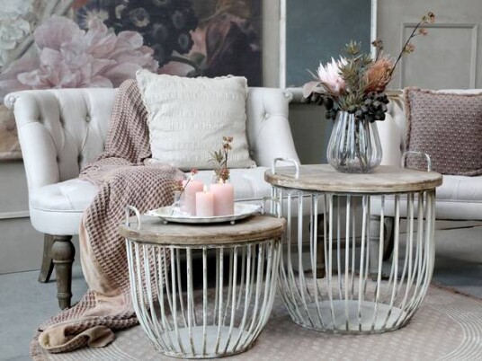 Chic Antique Fransk Sofa i linstoff 2. pers fra Chic Antique I fargen hvit
