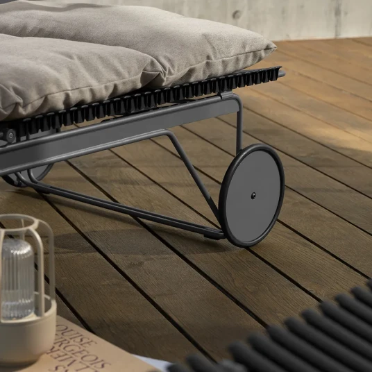 Houe Click Adjustable chaise longue Beige. Frame: Grey Houe Click Adjustable chaise longue Beige. Frame: Grey