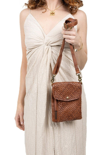 Re:Designed by Dixie Lynsey Urban liten skulderveske i skinn Walnut