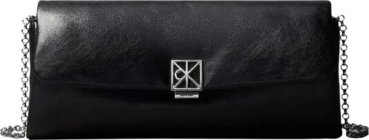 Calvin Klein Emblem Hw Padded Clutch - Black - ONE SIZE