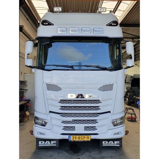 Fox Parts Sunvisor DAF XG+ 30cm (Modell: 4 hull til 1000 meter)