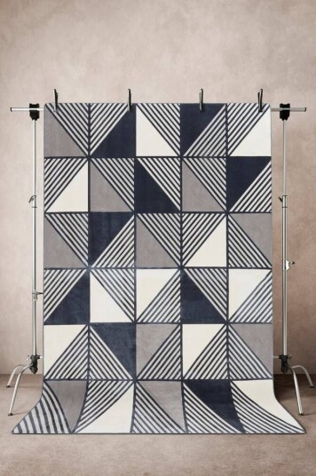 Jotex EGNO viskoseteppe 200x300 cm Krem/mørk grå 1520440-03-0 1688193-01-45