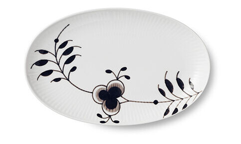 Royal Copenhagen Black Fluted Mega ovalt fat 22 cm Royal Copenhagen Black Fluted Mega ovalt fat 22 cm