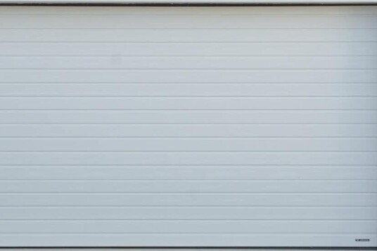 Garasjeport Grimstadporten SNP Ribbed Flush Hvit