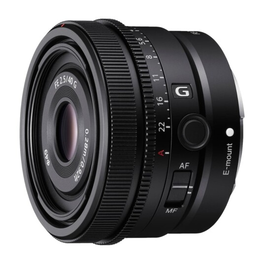Sony FE 40mm f/2.5 G E-Mount vidvinkelobjektiv - Lett og kompakt design