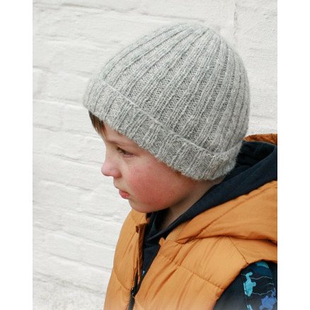 Winter Fun 2 by DROPS Design Lue Strikkeoppskrift str 2 12 år