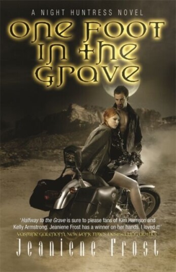 One Foot In The Grave Av Jeaniene Frost