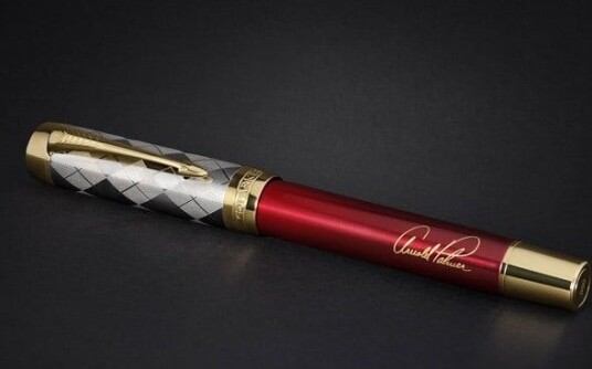 Parker Arnold Palmer Signature Edition Fountain Pen Red Lacquer with Gold Cap &