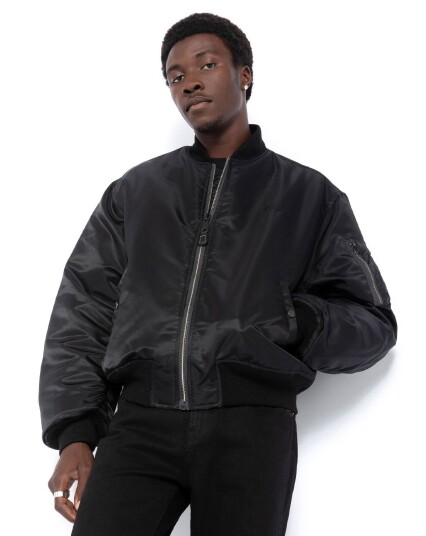 Schott Recycled Nylon MA-1 90's Fit Bomber Jacket Svart