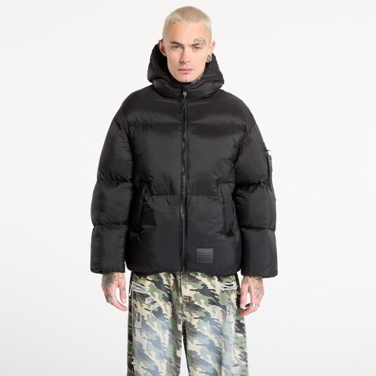 Alpha Industries Cloud Puffer Bomber - Black - XXL Alpha Industries Cloud Puffer Bomber - Black - XXL