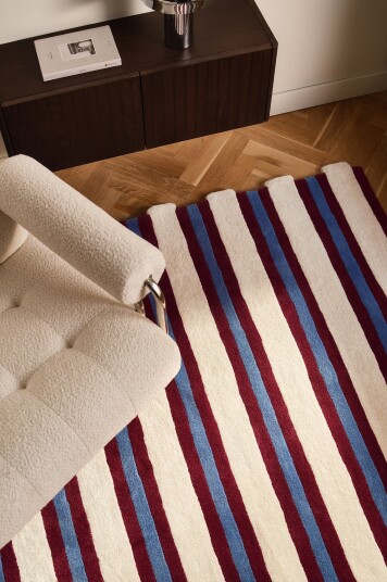 Jotex Ullteppe Polyester/Ull Naturhvit/vinrød/blå HILLE 21826520139