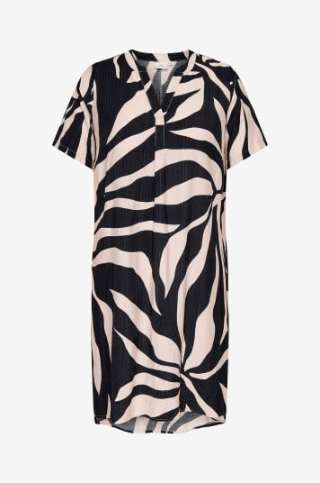 Only Carmakoma Kjole carSusi S/S V neck Knee Svart