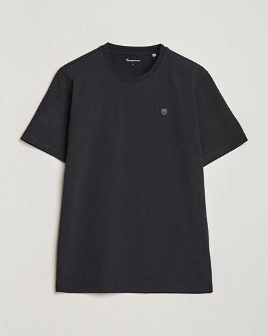 KnowledgeCotton Apparel Loke Badge T-Shirt Jet Black KnowledgeCotton Apparel Loke Badge T-Shirt Jet Black