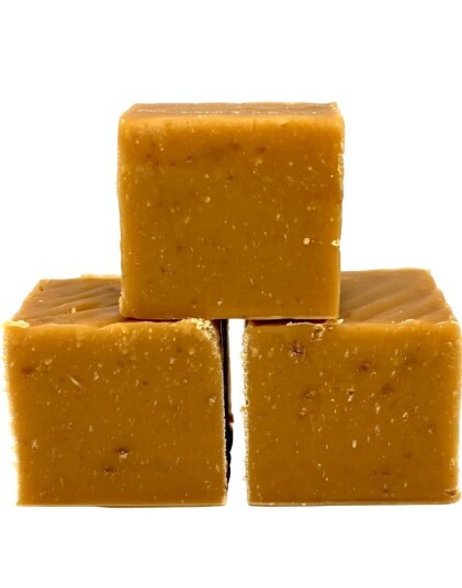 2 kg med Fudge Factory Biscoffia Biscuit Fudge / Myke Karameller med Karamalisert Kjeksbiter