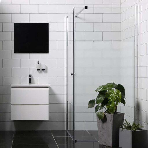 Bathlife Allsidig Dusjhjørne 90x70 cm Sølv profil/Frostet glass Bathlife Allsidig Dusjhjørne 90x70 cm Sølv profil/Frostet glass