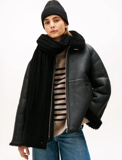 Tommy Hilfiger Th Flag Fluffy Beanie & Scarf Gp - Black - ONE SIZE Tommy Hilfiger Th Flag Fluffy Beanie & Scarf Gp - Black - ONE SIZE