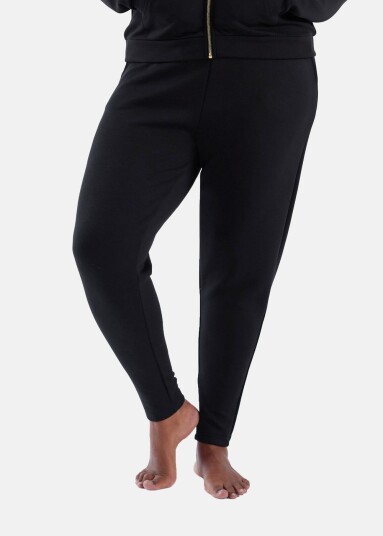 Q-Collection Tiamo W Sweat Pants Black 52 Sweatpants Q-Collection Tiamo W Sweat Pants Black 52 Sweatpants