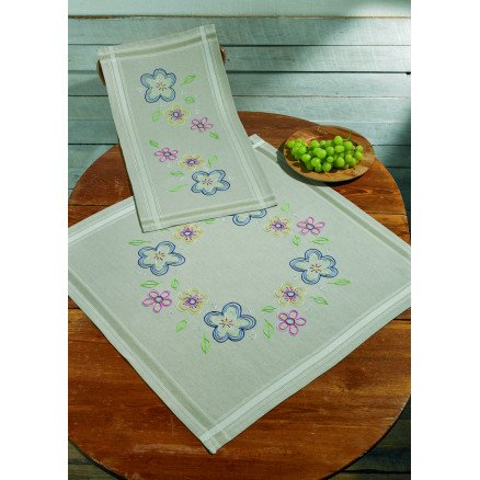 Permin Broderisett Blomster Naiv 80x80cm