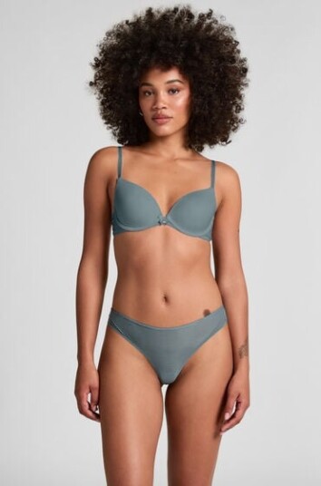 Hunkemöller Usynlig thong i stripemesh Grå