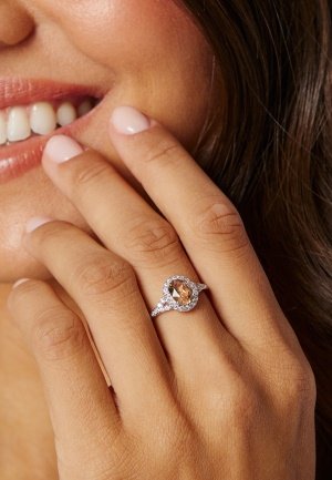 LILY AND ROSE Luna Ring Golden brown topaz One size LILY AND ROSE Luna Ring Golden brown topaz One size