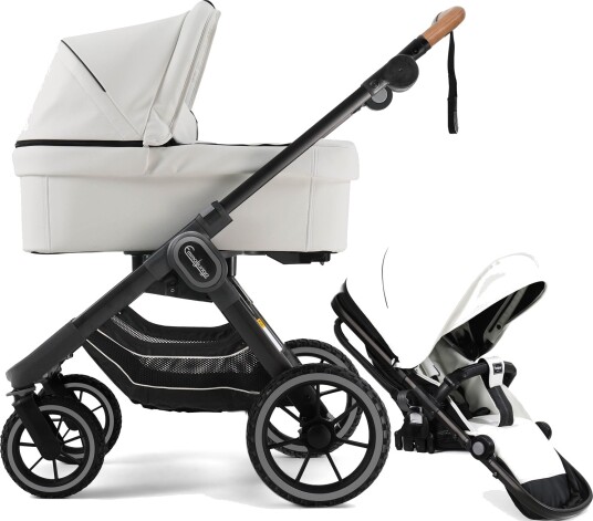Emmaljunga NXT90 Leatherette White Offroad Komplett m/ Sittedel Og Liggedel