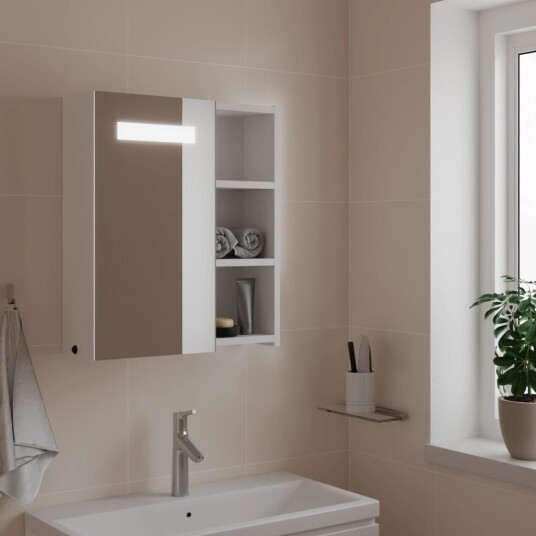 Baderomsspeilskap med LED-lys hvit 45x13x52 cm Baderomsspeilskap med LED-lys hvit 45x13x52 cm