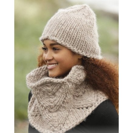 Cinnamon by DROPS Design Lue og hals strikkeoppskrift str S XL