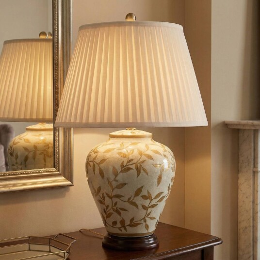 Elstead Bordlampe Leaves Krem / amber Keramikk