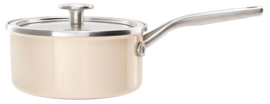 KitchenAid Cookware Collection Kasserolle med lokk, mandel 20 cm KitchenAid Cookware Collection Kasserolle med lokk, mandel 20 cm