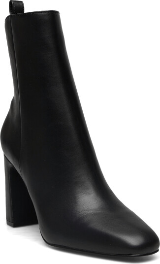 Steve Madden Adelisa Bootie Black 42
