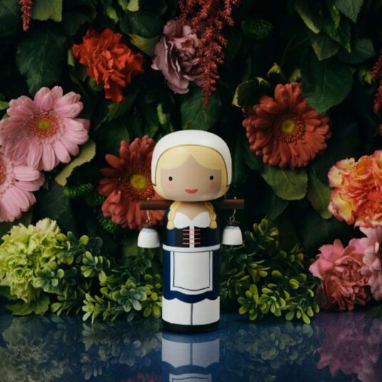 Lucie Kaas Kokeshi Stjernetegn Vekten H14,5 Lucie Kaas Kokeshi Stjernetegn Vekten H14,5