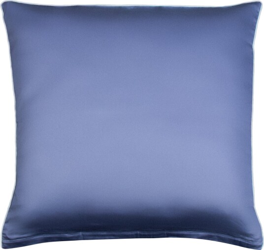Putetrekk 60x63 cm 100% bomullssatin Blå med lyseblå pipingkant Putetrekk 60x63 cm 100% bomullssatin Blå med lyseblå pipingkant