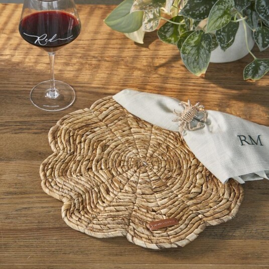 Riviera Maison Spisesbrikke Blooming Flower Ø38 Riviera Maison Spisesbrikke Blooming Flower Ø38