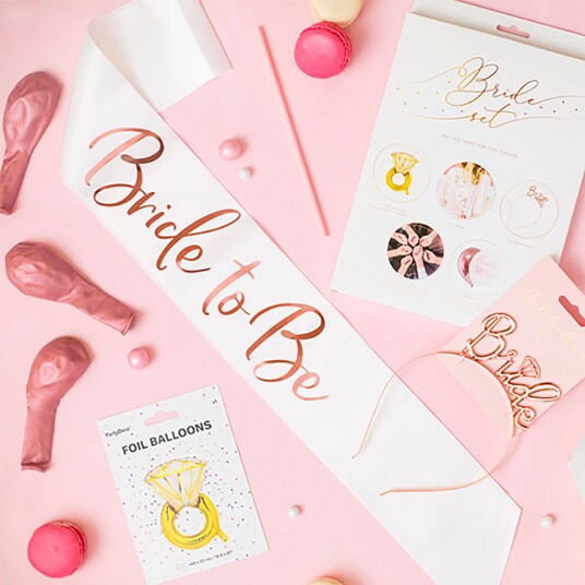 PartyDeco Partybox Bride to Be