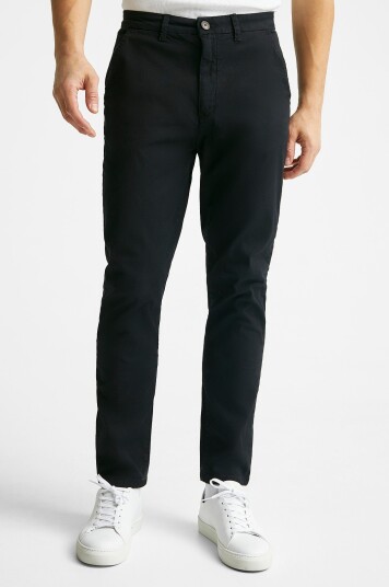 Studio Total Chino ICON™ Tapered Chino Svart