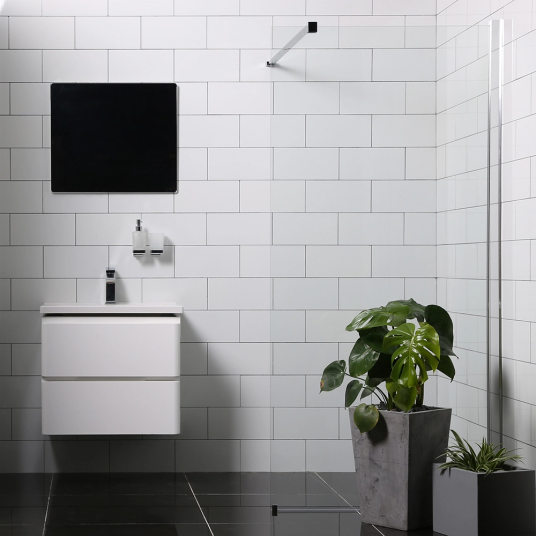 Bathlife Allsidig Dusjvegg 90 cm, Sølv/Klart Glass Bathlife Allsidig Dusjvegg 90 cm, Sølv/Klart Glass