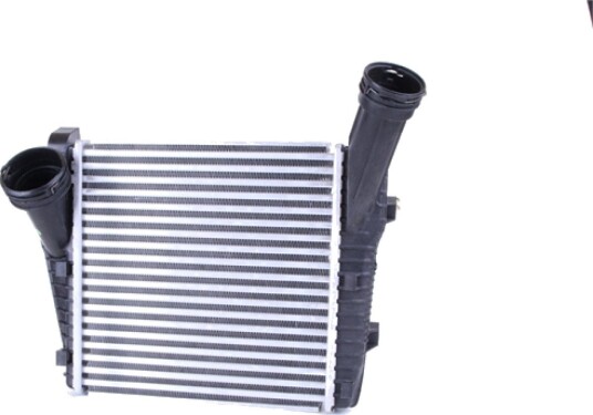 Intercooler NISSENS 96611