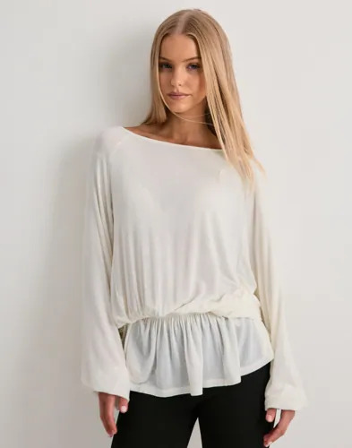 Nelly Hvit Soft Wool Blend Frill Top